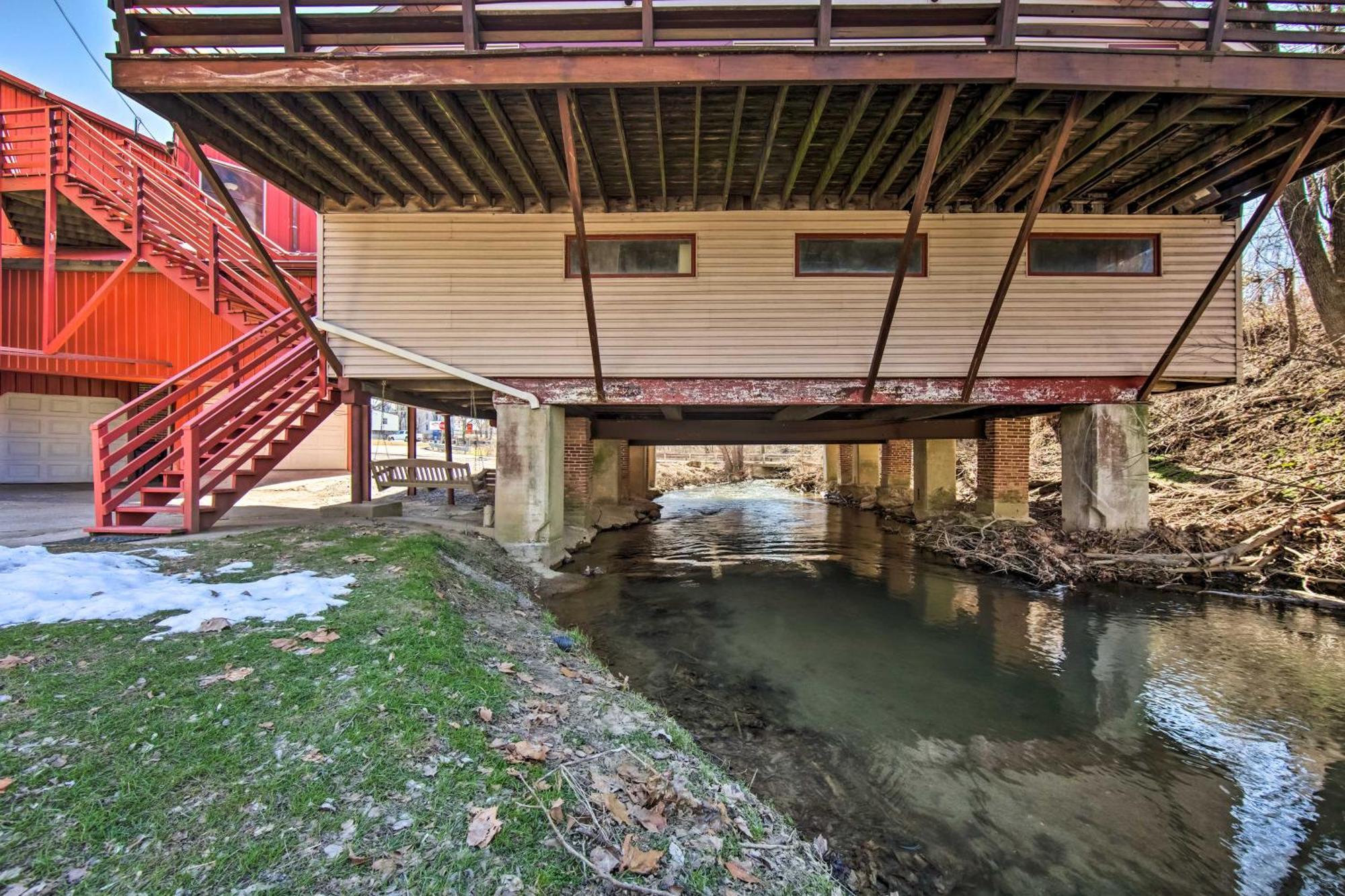Runningwater Apartment In Lancaster With Deck Kültér fotó