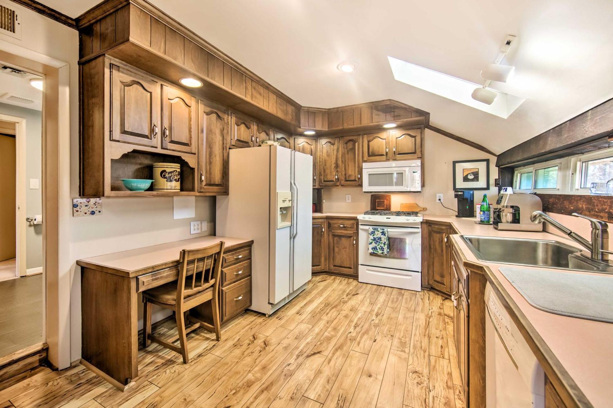 Runningwater Apartment In Lancaster With Deck Kültér fotó